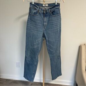 Abercrombie Curve Love Ultra High Rise 90s Straight Jean